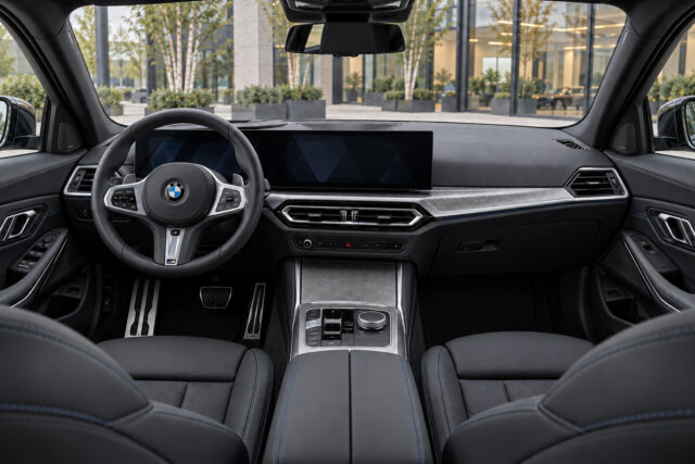 BMW 330e Touring — cockpit
