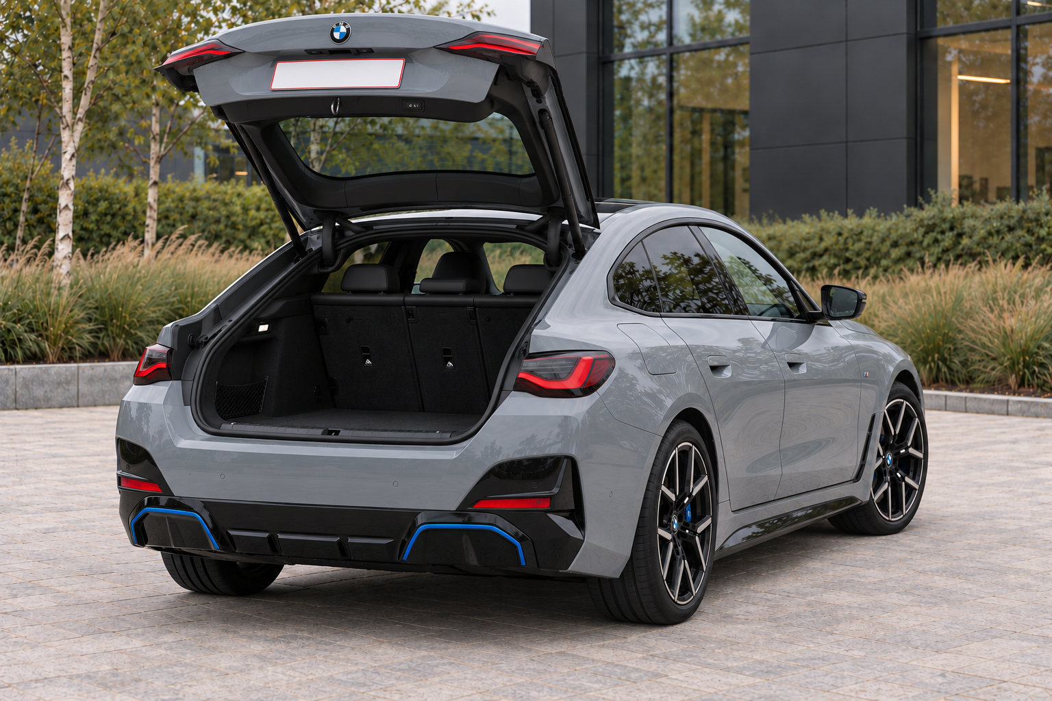 BMW i4 M50 — liftback boot opening