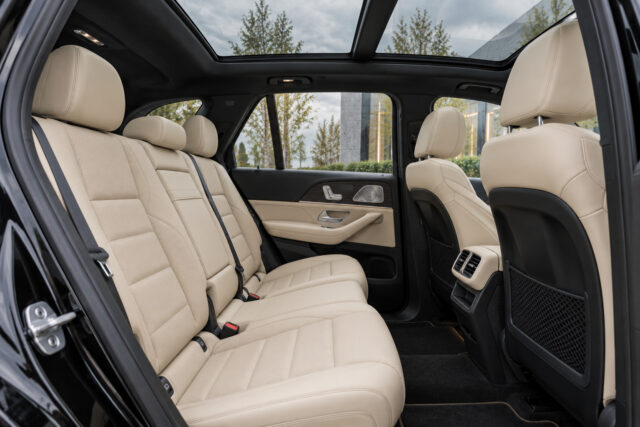 Mercedes-Benz GLE 450 4MATIC — rear seats and panoramic roof