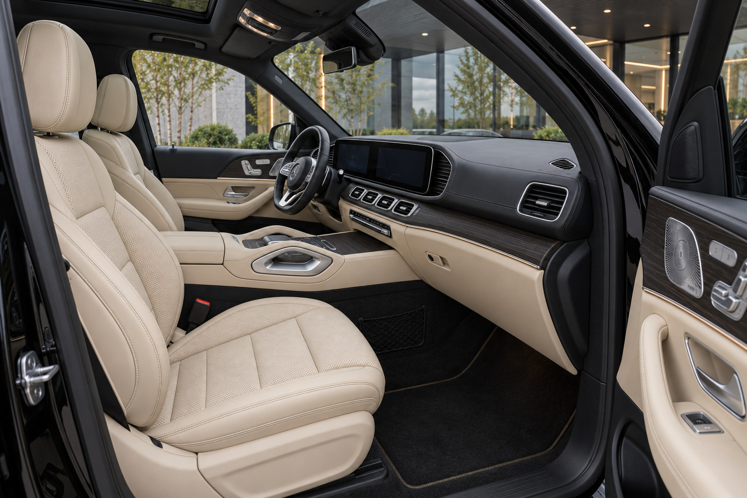 Mercedes-Benz GLE 450 4MATIC — front seats