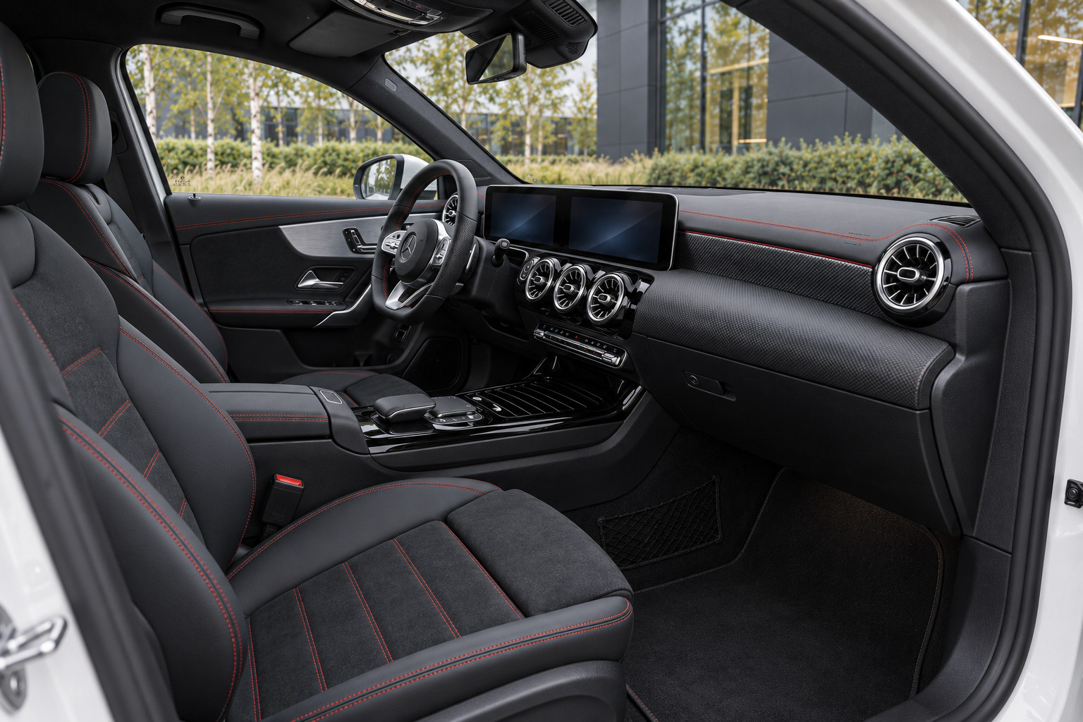Mercedes-Benz A250e — front seats