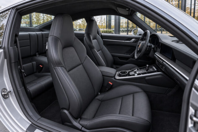 Porsche 911 Carrera — front seats