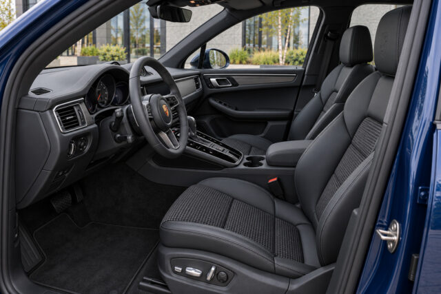 Porsche Macan T — front seats