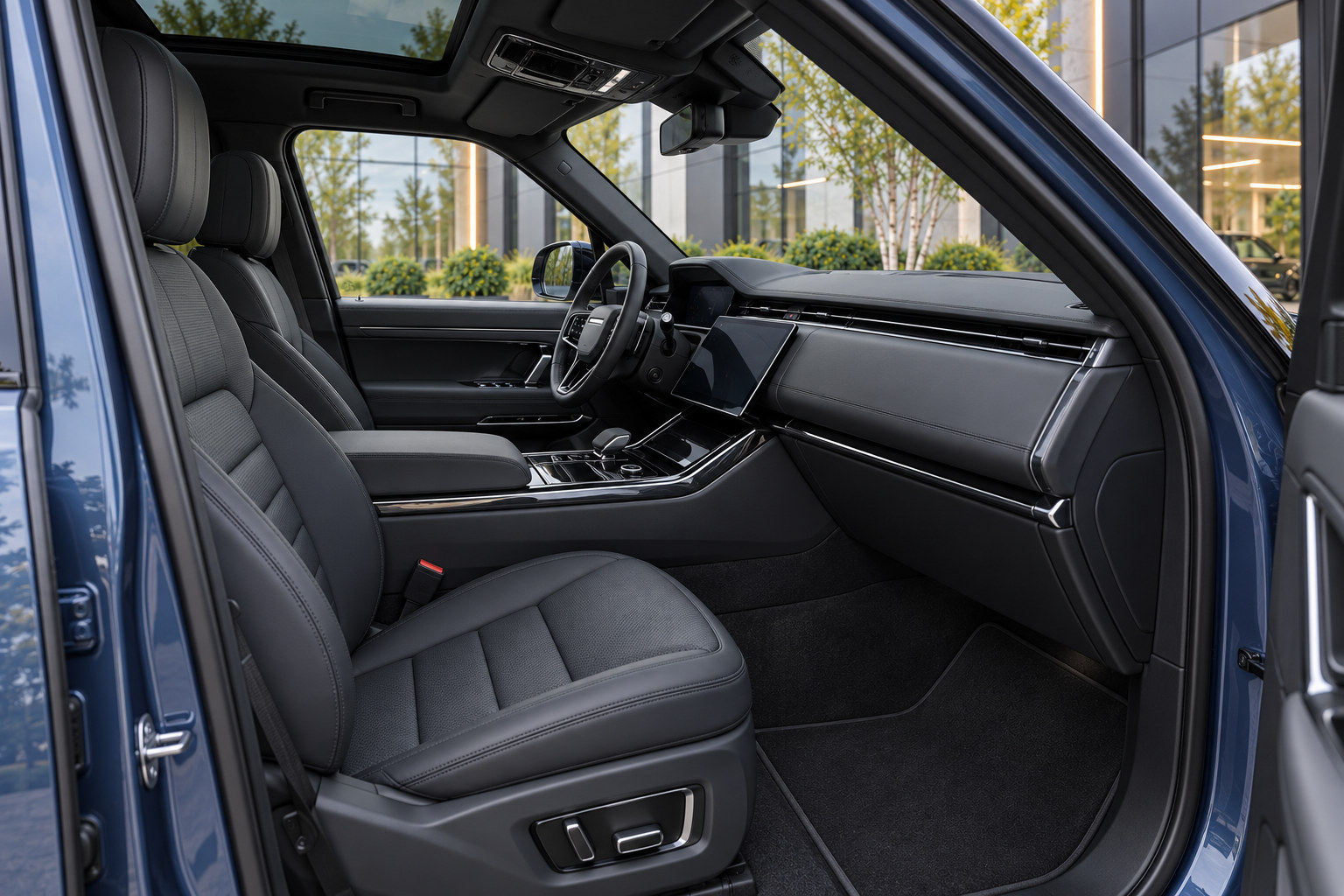 Range Rover Sport P440e — front seats