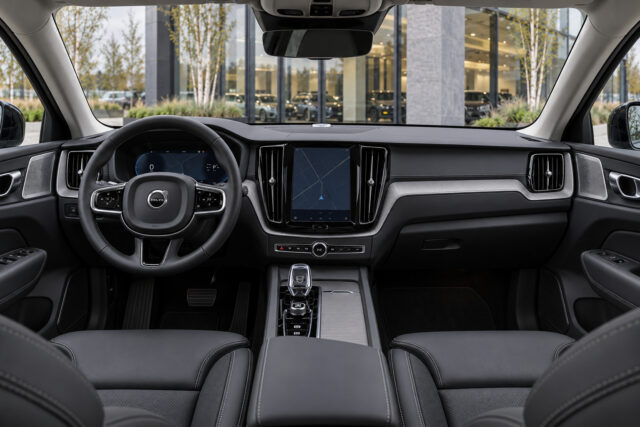 Volvo XC60 Recharge — cockpit