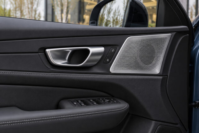 Volvo XC60 Recharge — Bowers & Wilkins door speaker
